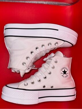 Converse Platform High Tops White Move Sneakers Women’s 5 Worn Once